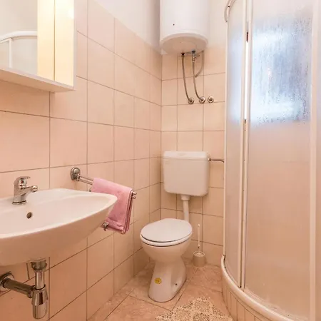 Holiday home In With Kitchen *