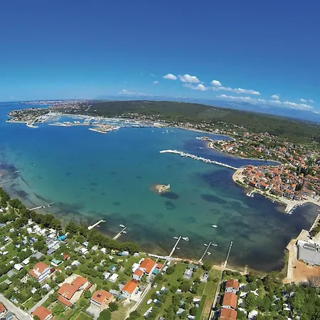 4 Bedroom Amazing In Hébergement de vacances