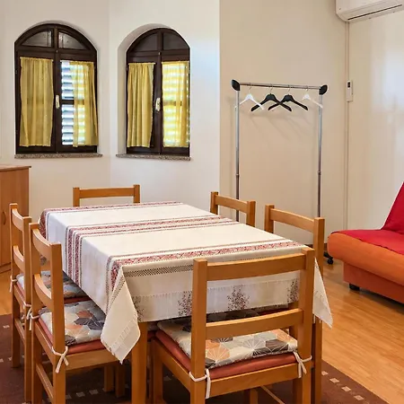 Prachtige Woning Met 4 Slaapkamers In Sukošan