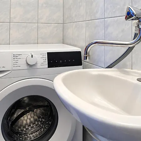 Prachtige Woning Met 4 Slaapkamers In Vakantiehuis Sukošan