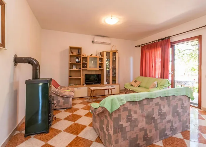 In With Kitchen